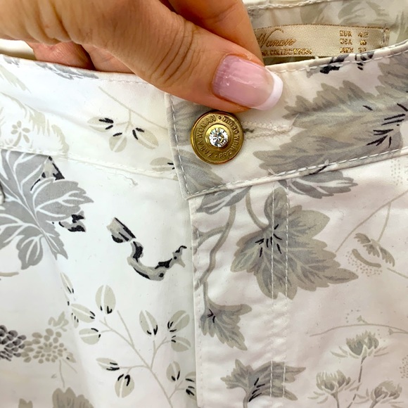 Gorgeous ZARA ultra soft off-white with grey flower pants - Picture 5 of 6